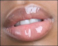 Объемные, пухлые губы - символ чувственности и сексуальности