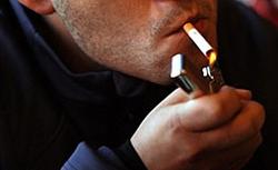 Учёные: Пассивных курильщиков надо оградить от курящих коллег