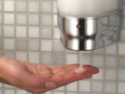 Жидкое мыло с дозатором увеличивает число микробов